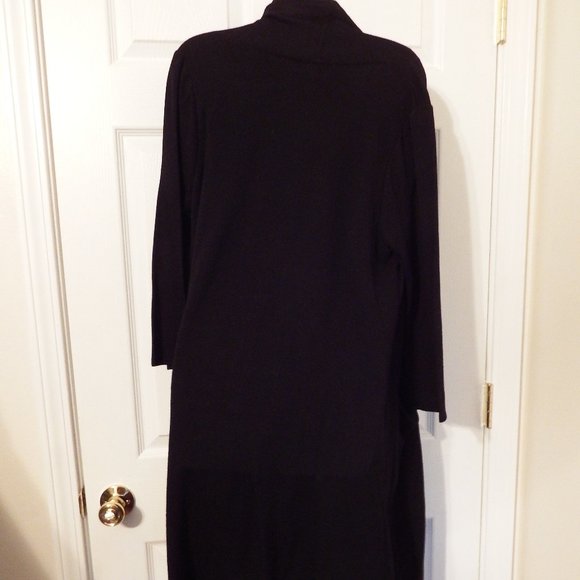 Long cardigan with long sleeves in black, Size Medium - Picture 2 of 5
